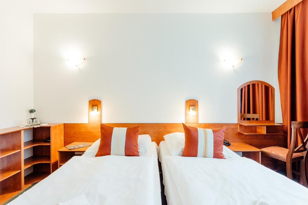 Hotel Sachticka Banska Bystrica Ngoại thất bức ảnh