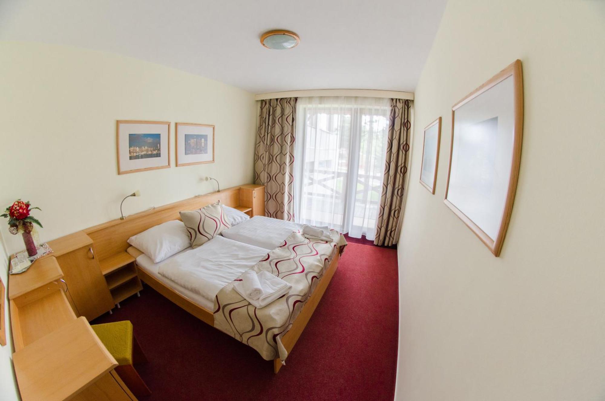 Hotel Sachticka Banska Bystrica Ngoại thất bức ảnh