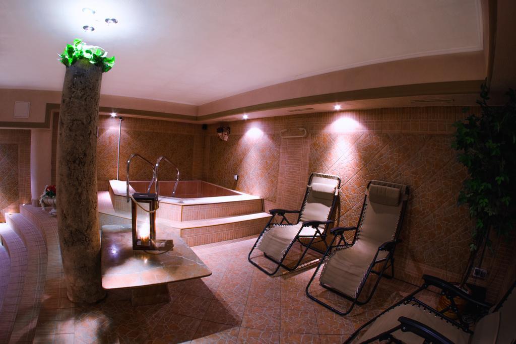 Hotel Sachticka Banska Bystrica Ngoại thất bức ảnh